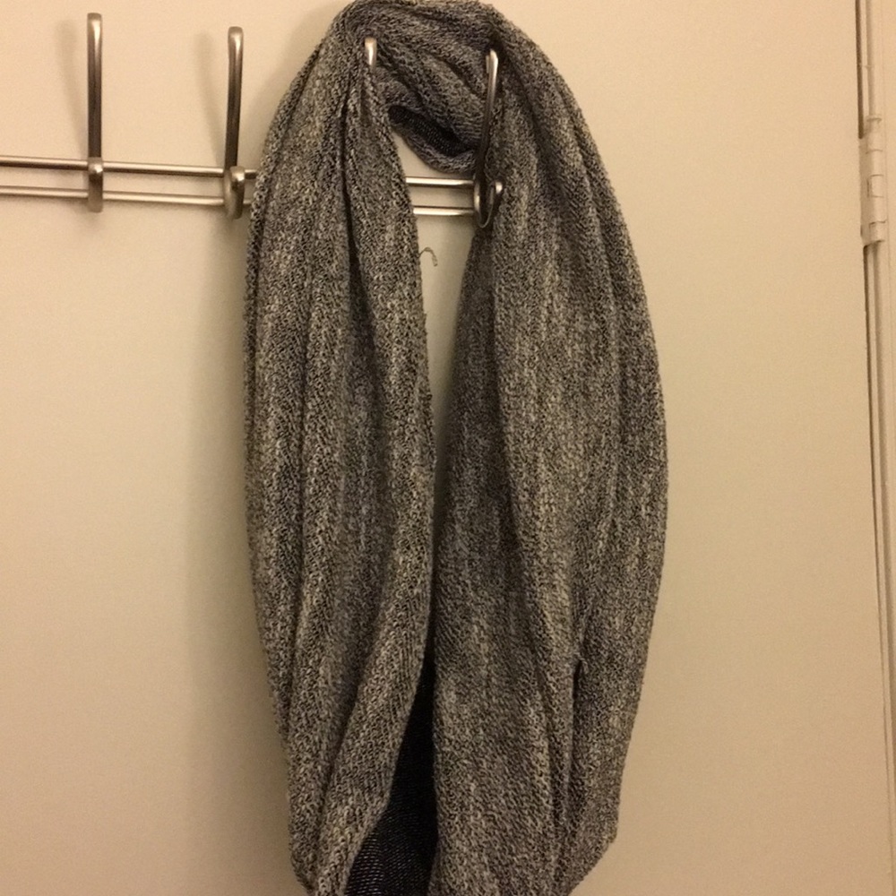 Infinity scarf